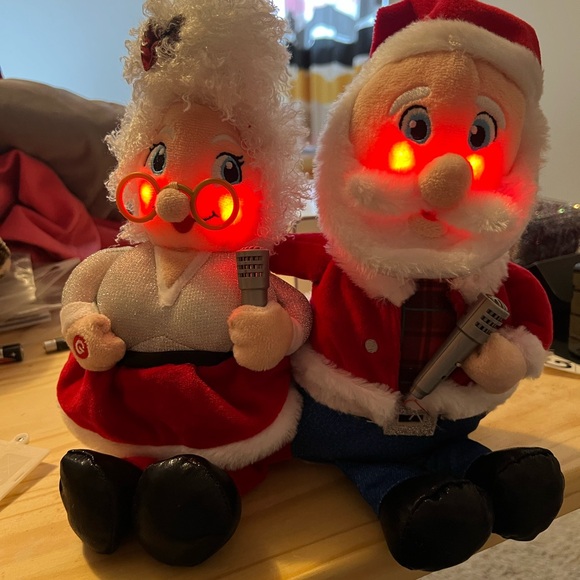 Gemmy Santa and Mrs. Claus Plush Figures sings! - Picture 5 of 5